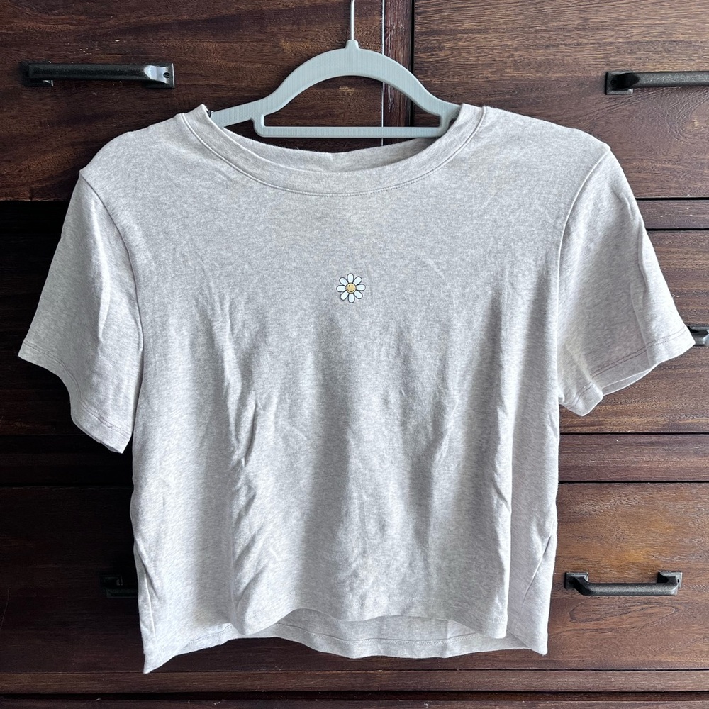Cotton On Crop Tee with Daisy Detail